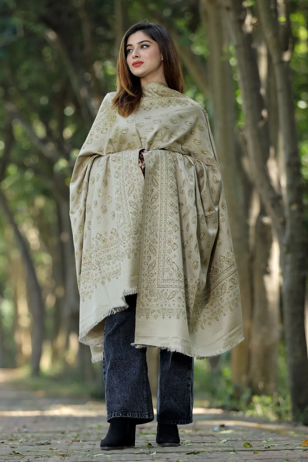 BEIGE COLOUR SHAWL WITH ZARI & KANI WORK DEFINES ROYAL AND LUXURIOUS EXTREMELY COMFORTABLE FOR ALL EVENTS