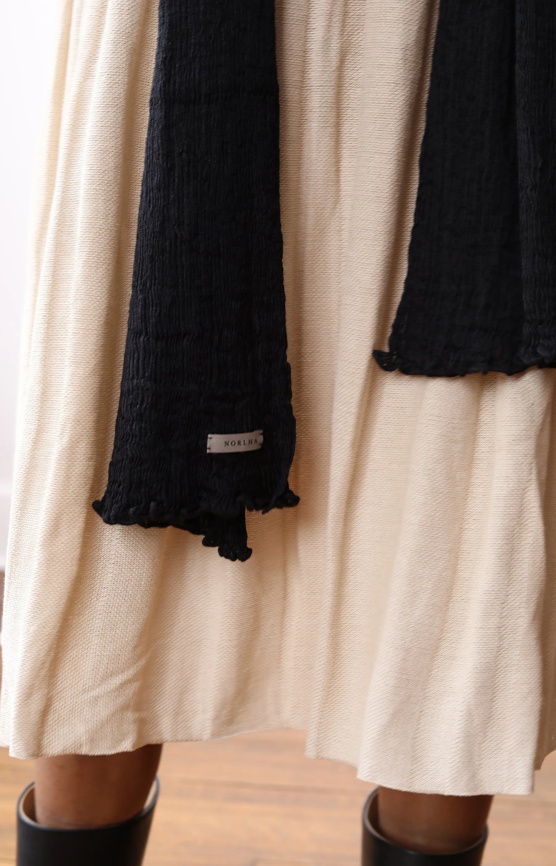 Black Feather Ripples Scarf