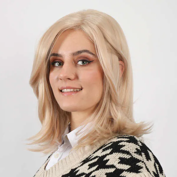 Eleanore - Voluminous layered platinum blonde wig