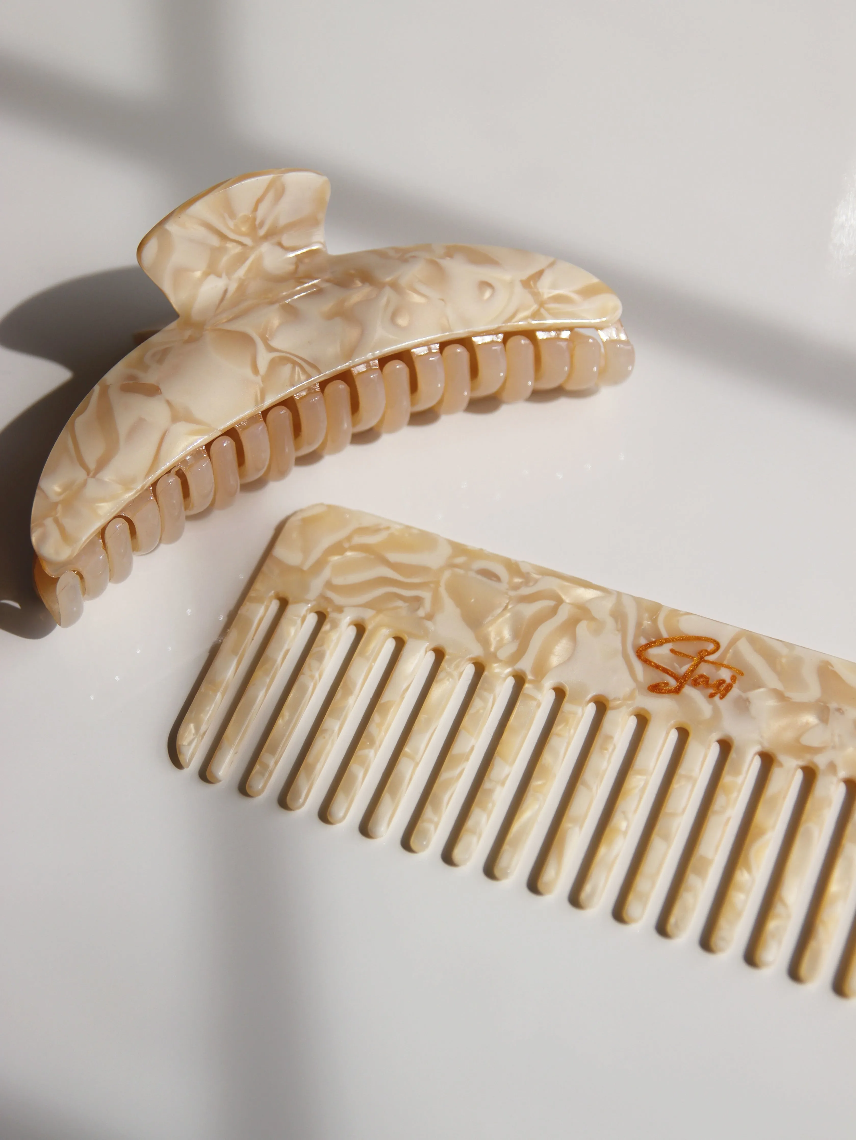 Stasi Comb in Barley White